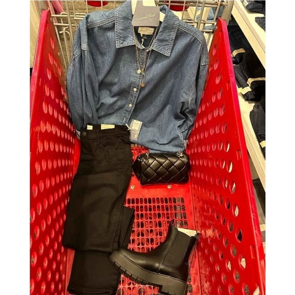 Women's Long Sleeve Denim Oversized
Button Down Shirt - Universal Thread - Picture 4 of 10